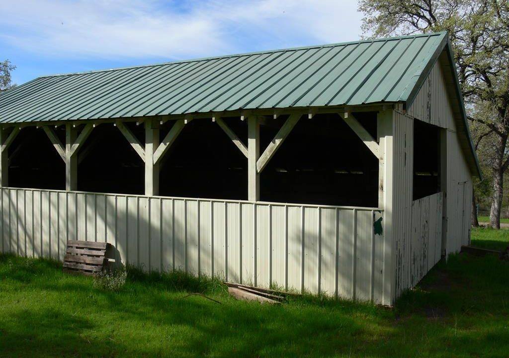 round-house-cattle-ranch-43