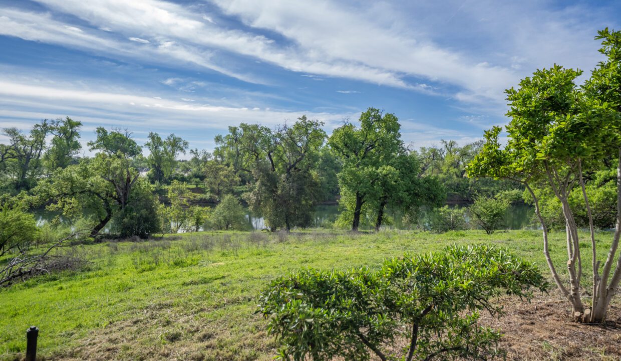 53-Jelly's Ferry Rd Lot - E-52