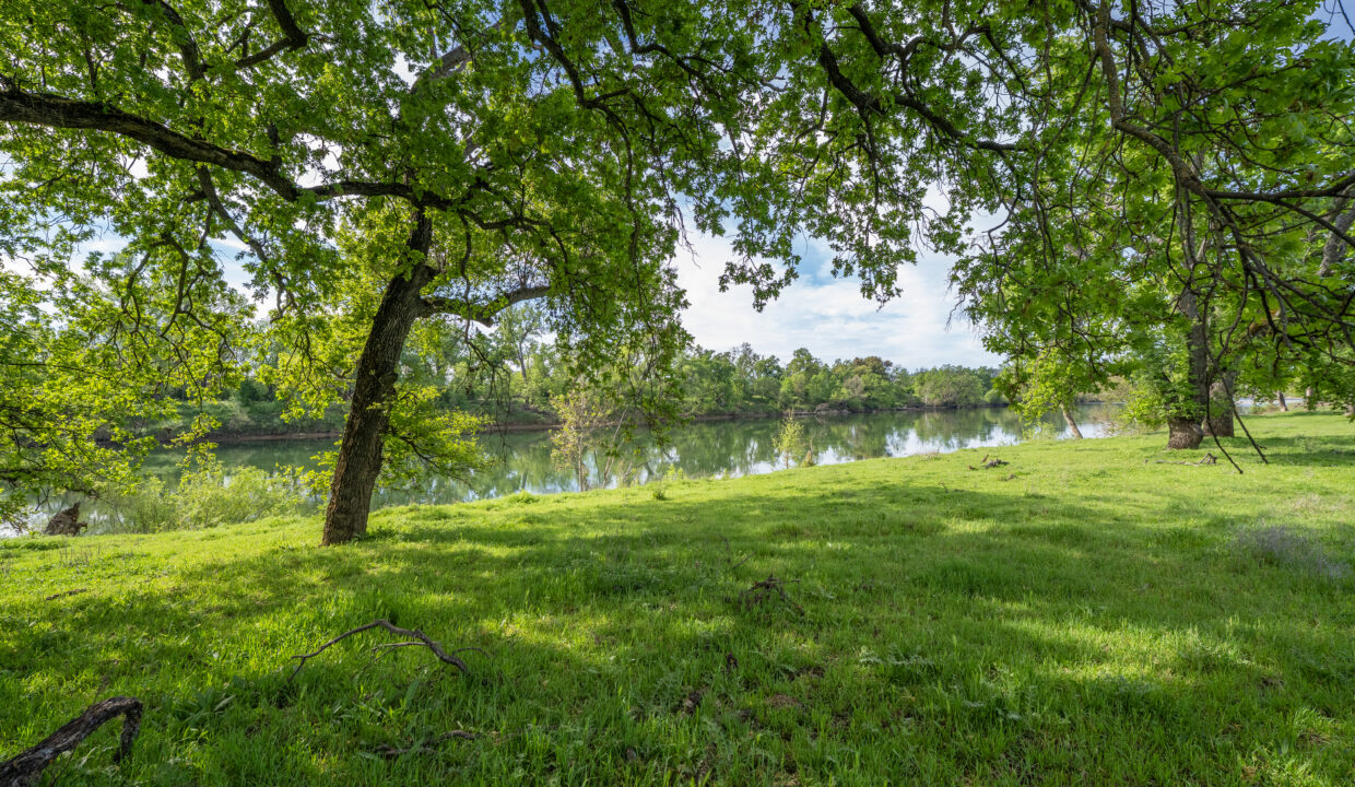 55-Jelly's Ferry Rd Lot - E-54