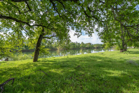 55-Jelly's Ferry Rd Lot - E-54