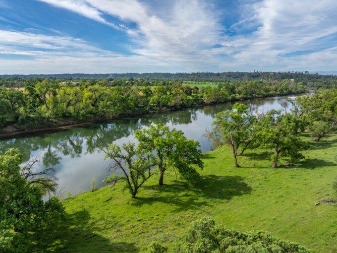 20 acres Sacramento River